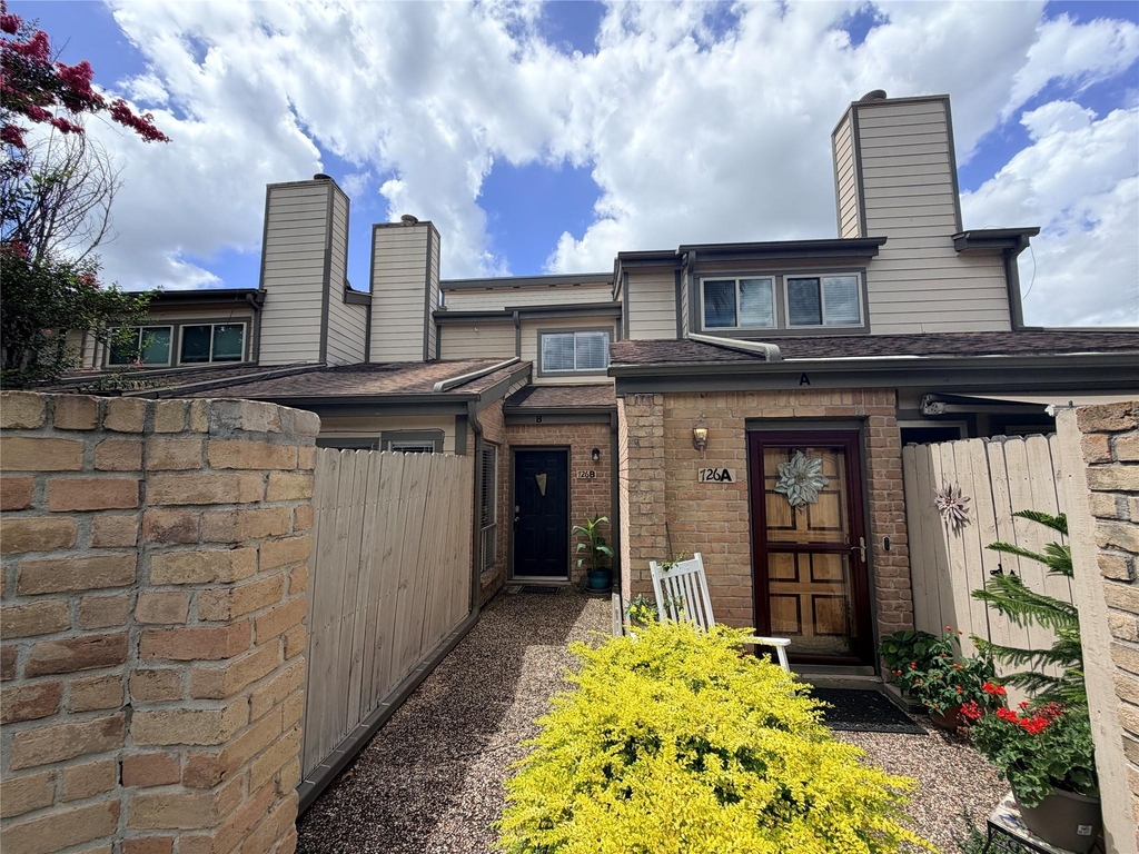 726 Country Place Drive - Photo 0