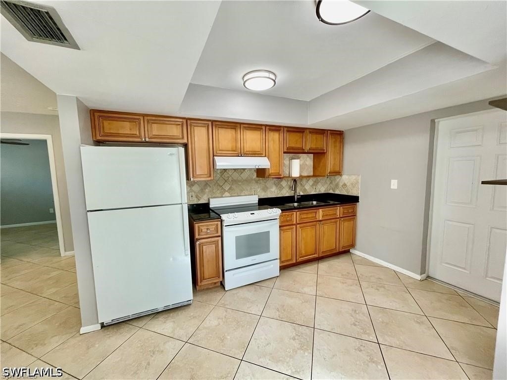 632 108th Avenue N - Photo 1