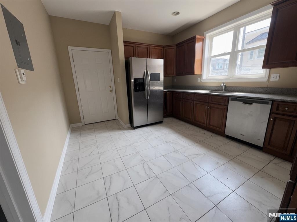 401 Frank E Rodgers - Photo 3
