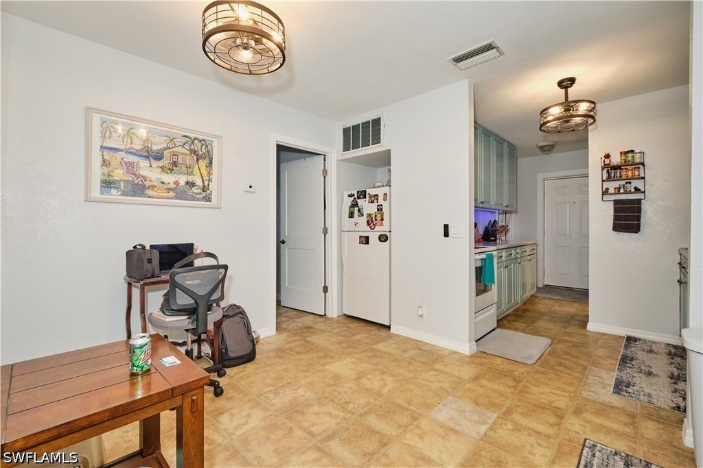 16820 Banyon - Photo 3