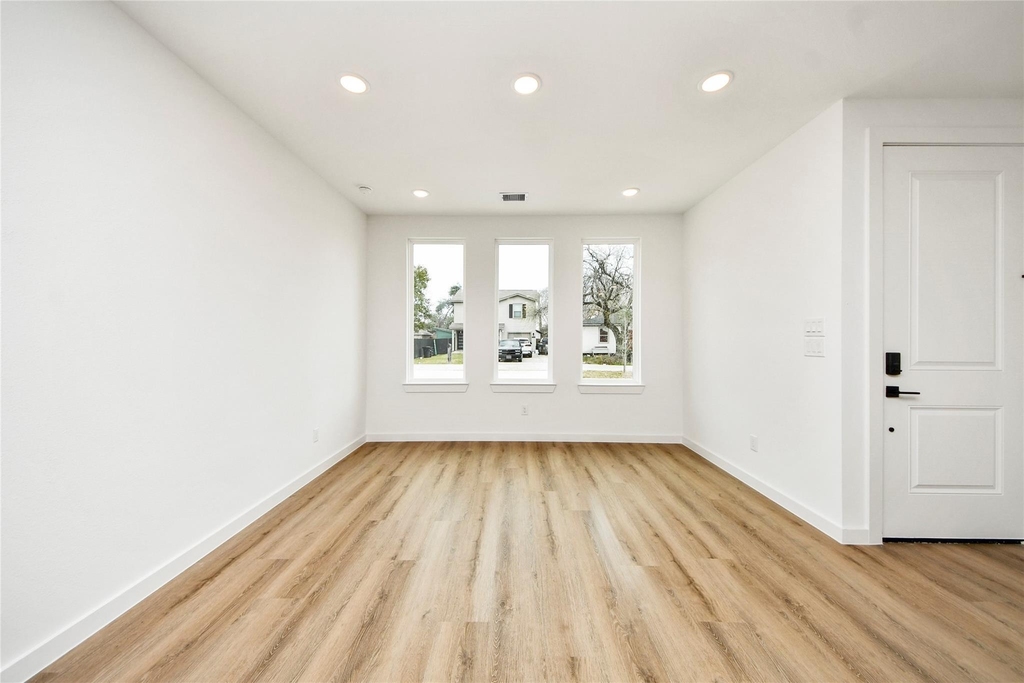 5201 Fairchild Street - Photo 13