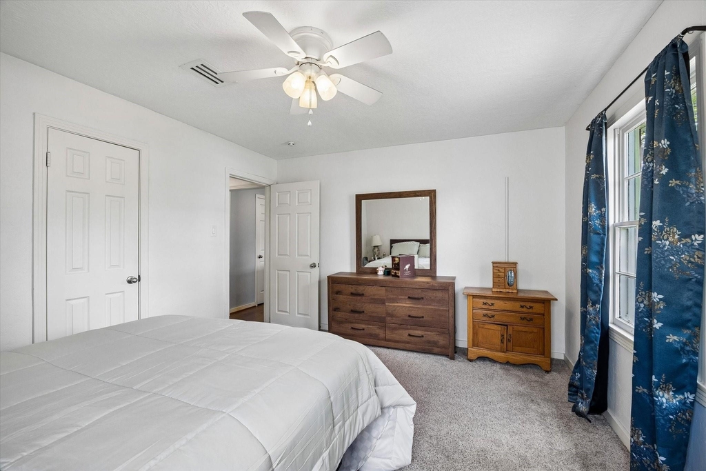 1517 Wayside Drive - Photo 5