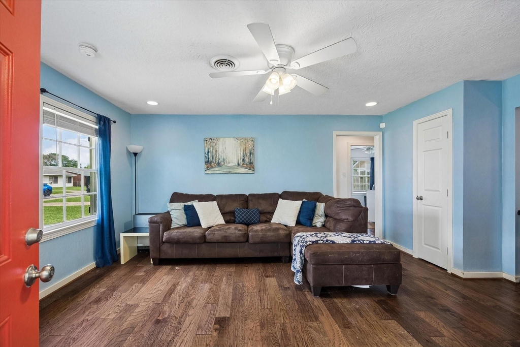 1517 Wayside Drive - Photo 1