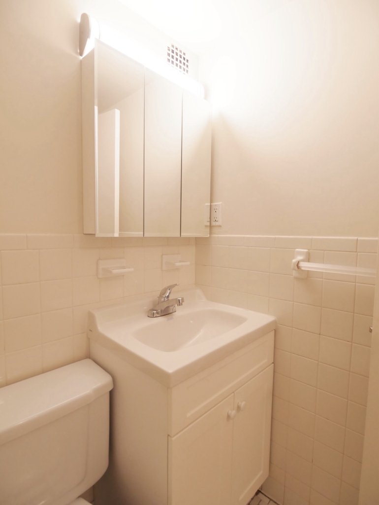 315 East 85th Street - Photo 1