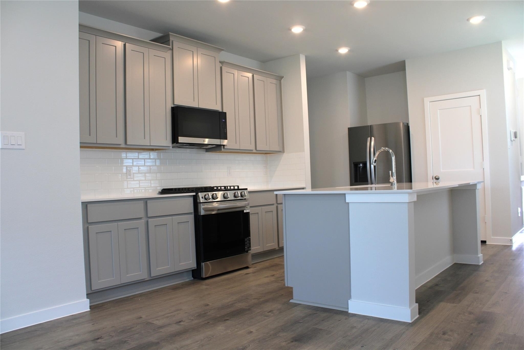 4018 Windy Whisper Drive - Photo 5