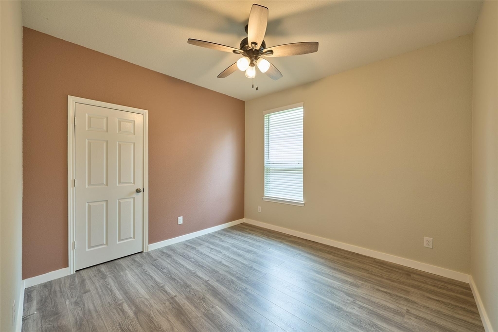 2214 Timberland Country Court - Photo 39