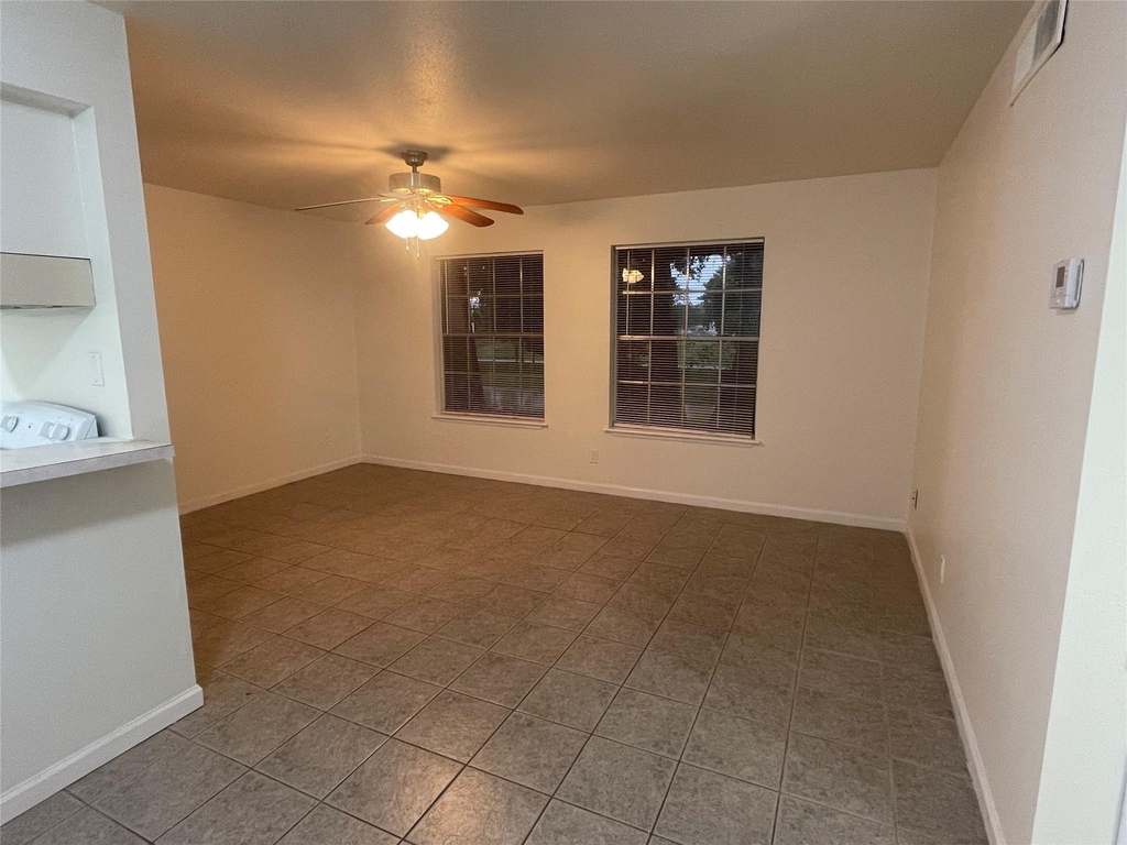 5550 N Braeswood Boulevard - Photo 9