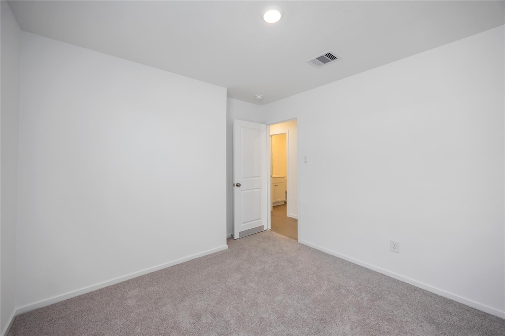 4930 Valencia Forest - Photo 14