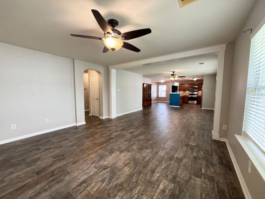 8102 Sanders Glen Lane - Photo 2