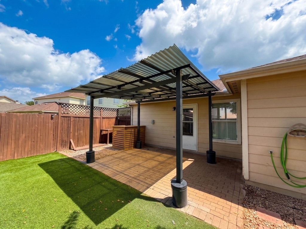 8102 Sanders Glen Lane - Photo 1
