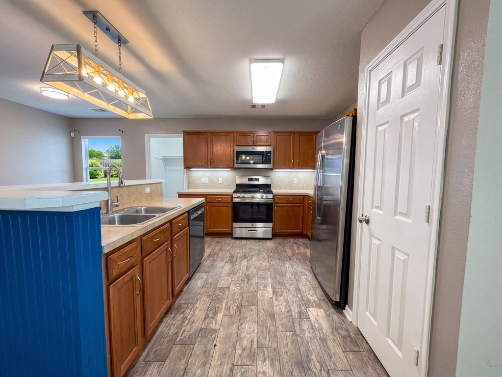 8102 Sanders Glen Lane - Photo 5