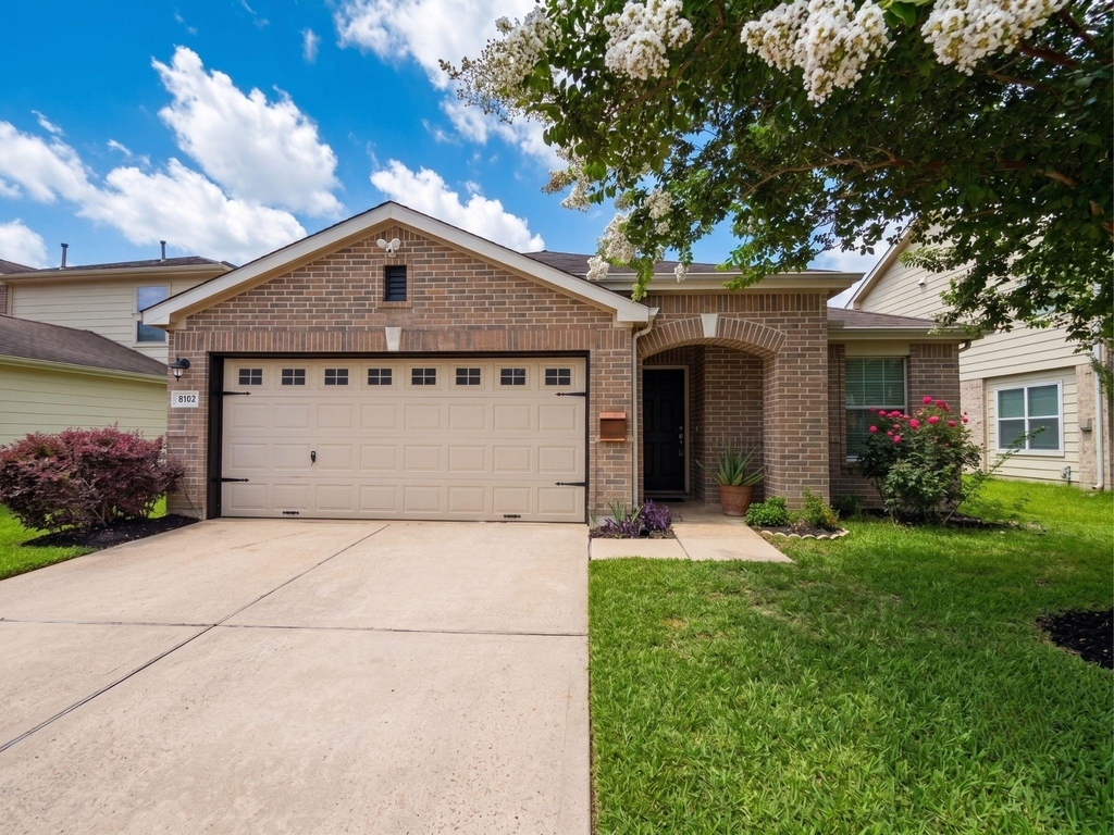 8102 Sanders Glen Lane - Photo 0
