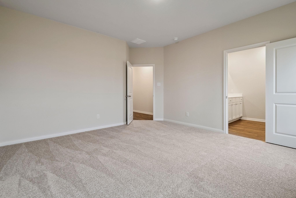 15862 Berry Hill Drive - Photo 16