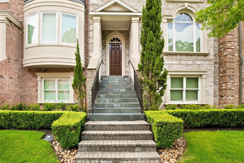 4 Waterway Court - Photo 0