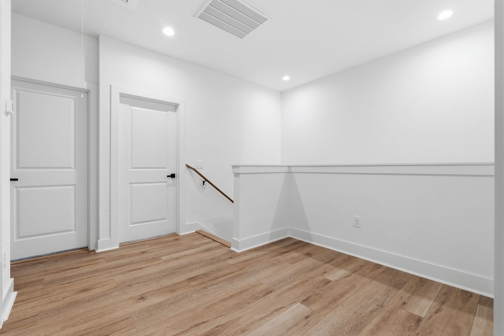 8805 Parkway Drive - Photo 13