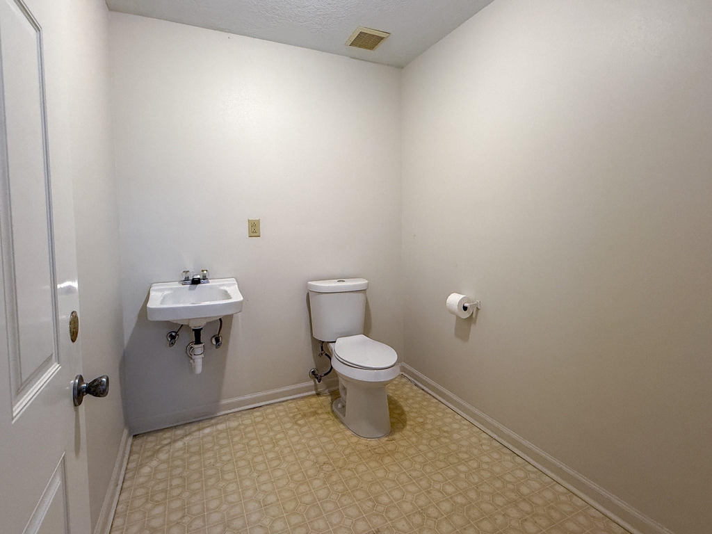26605 E River Road - Photo 18