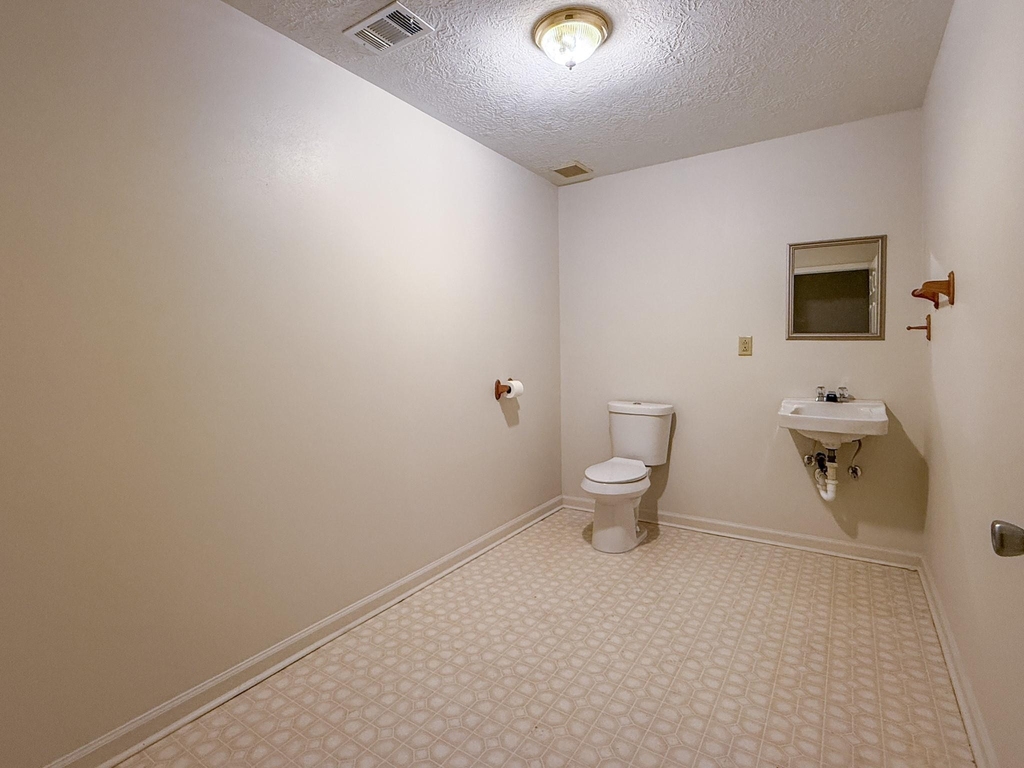 26605 E River Road - Photo 19