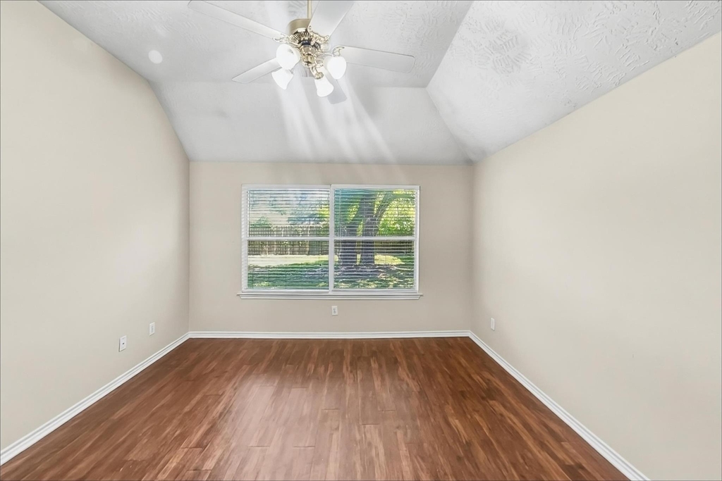7015 Atasca Creek Drive - Photo 7