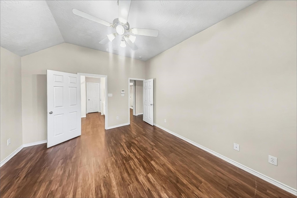 7015 Atasca Creek Drive - Photo 8