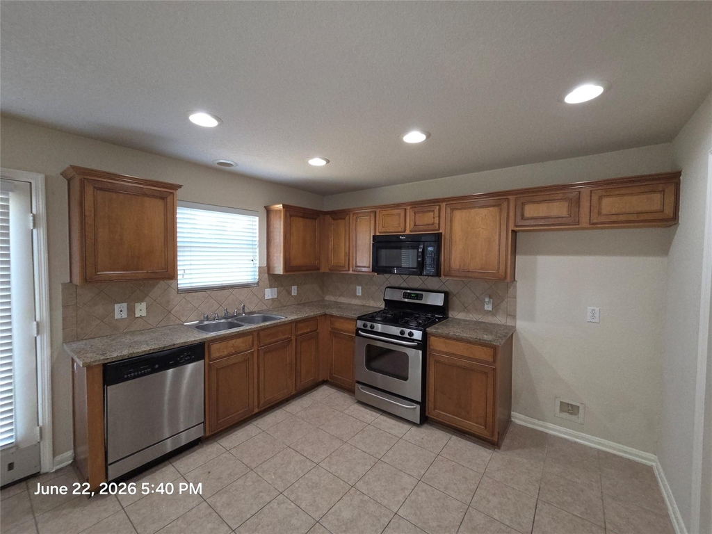 17711 Barton Point Lane - Photo 20