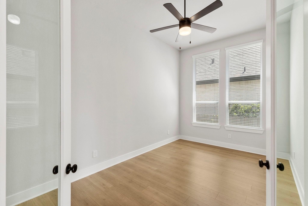 415 N Hillary Step Place - Photo 15