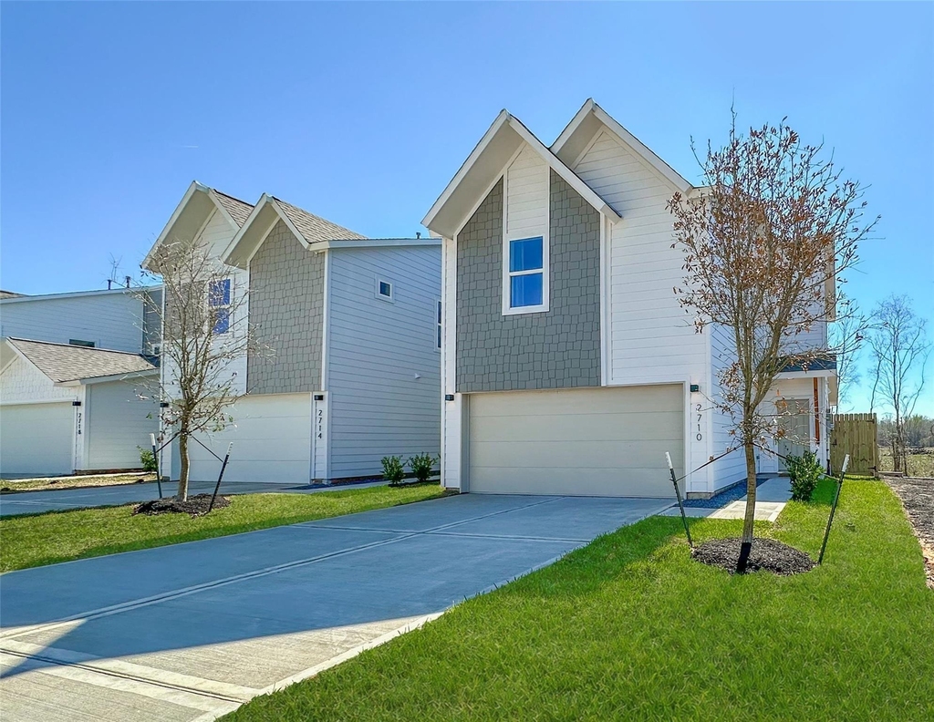 2710 Discovery Trails Court - Photo 1