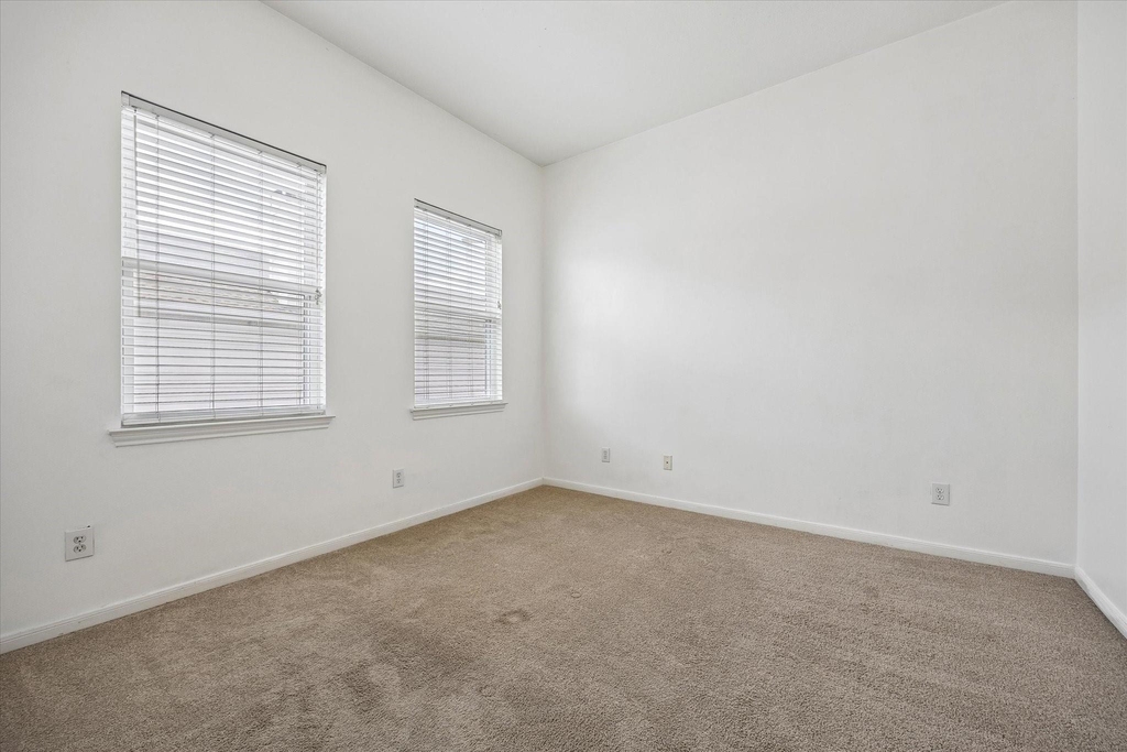 1026 Van Buren Street - Photo 15