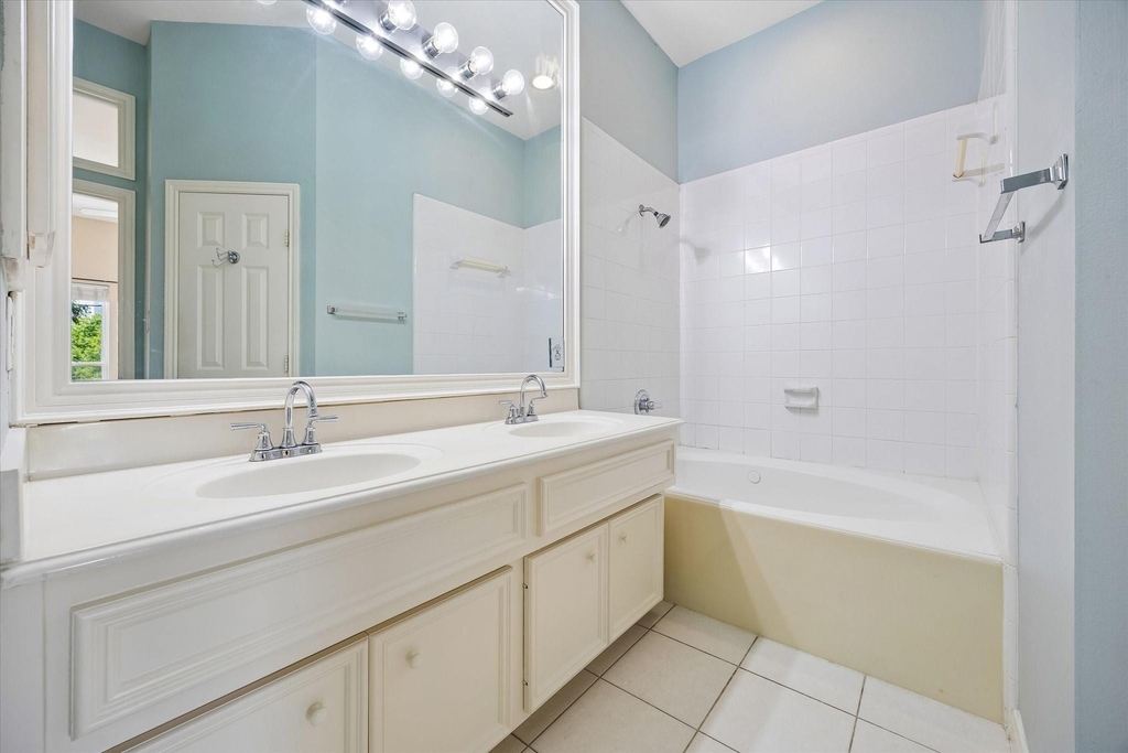1026 Van Buren Street - Photo 11