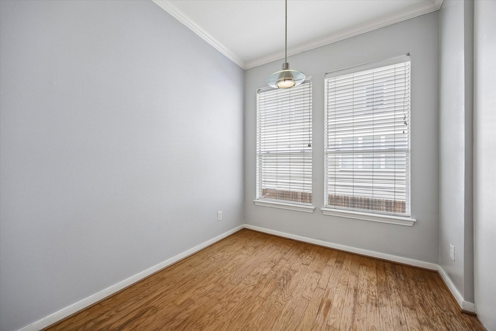 1026 Van Buren Street - Photo 9