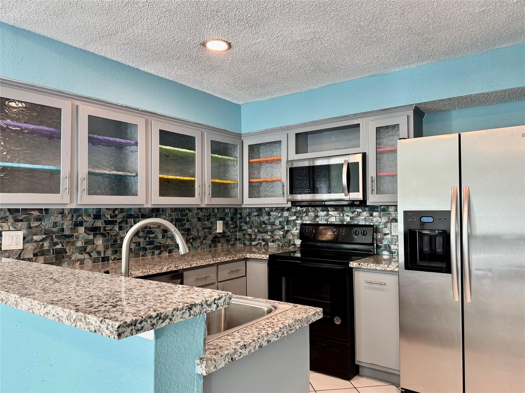 13038 Leader Street - Photo 4