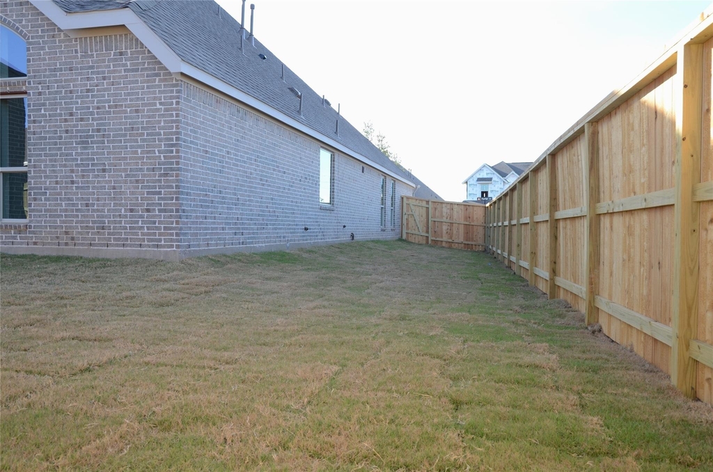10511 Forfar Lane - Photo 37