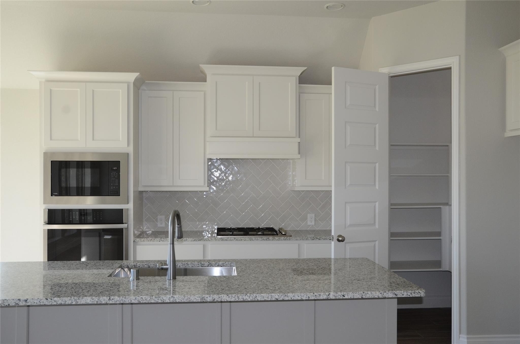 10511 Forfar Lane - Photo 8