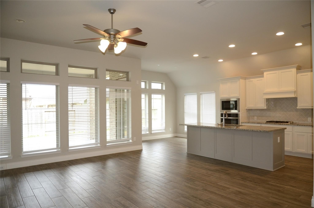 10511 Forfar Lane - Photo 6