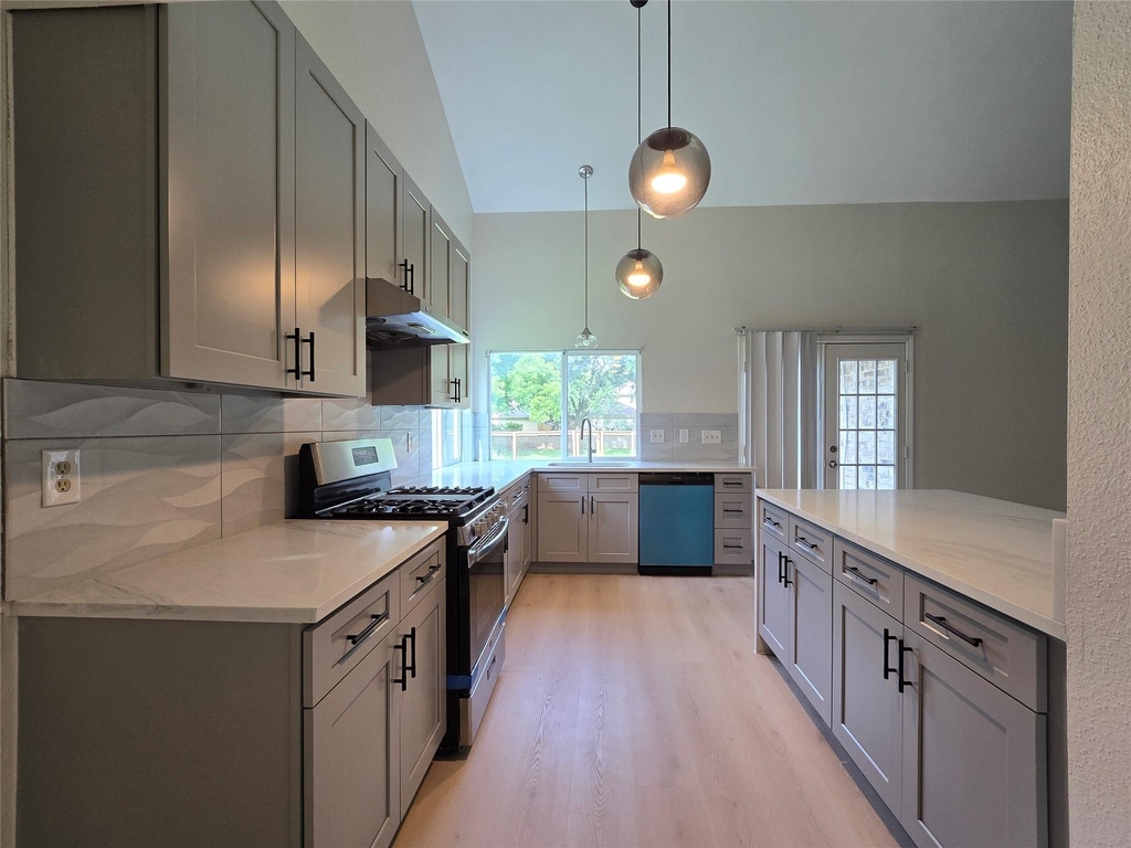 3434 Streamside Lane - Photo 10
