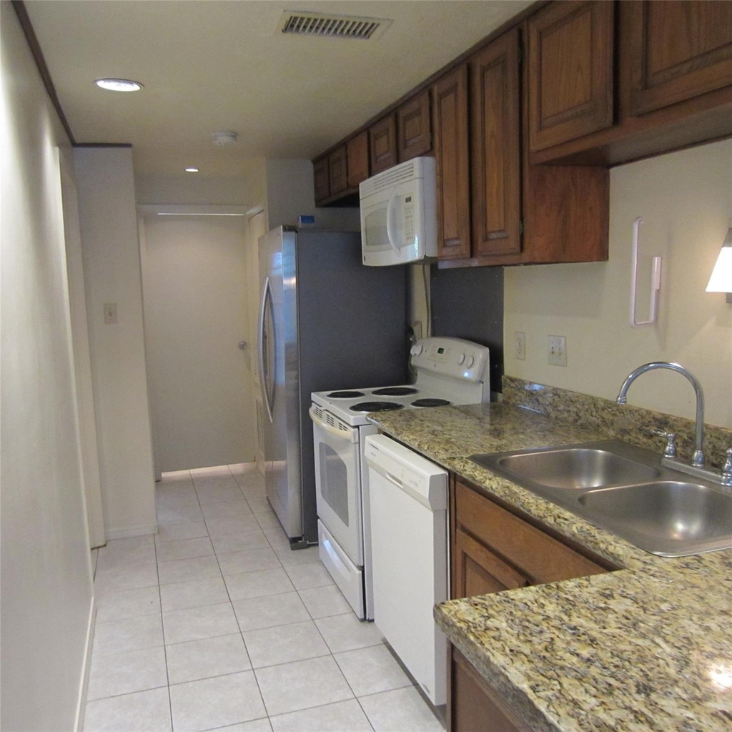 512 W Polk Street - Photo 15