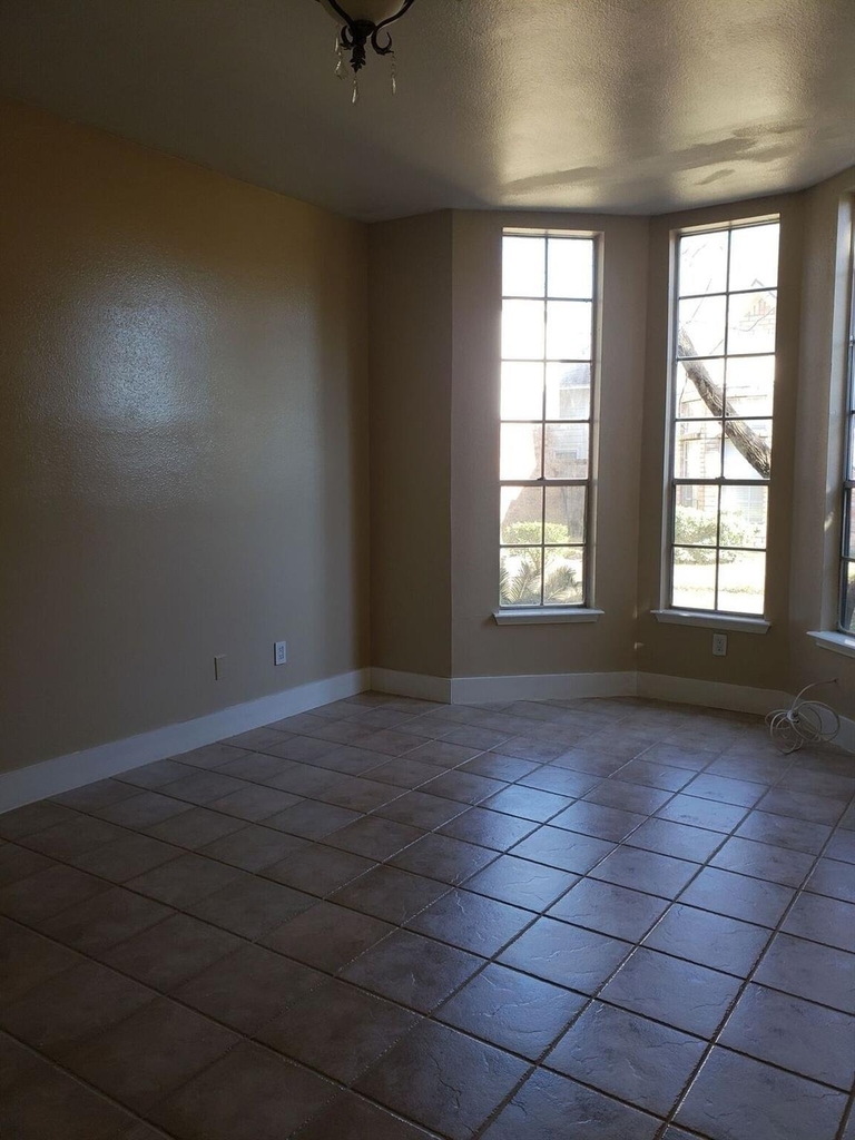 6649 Queensclub Drive - Photo 10