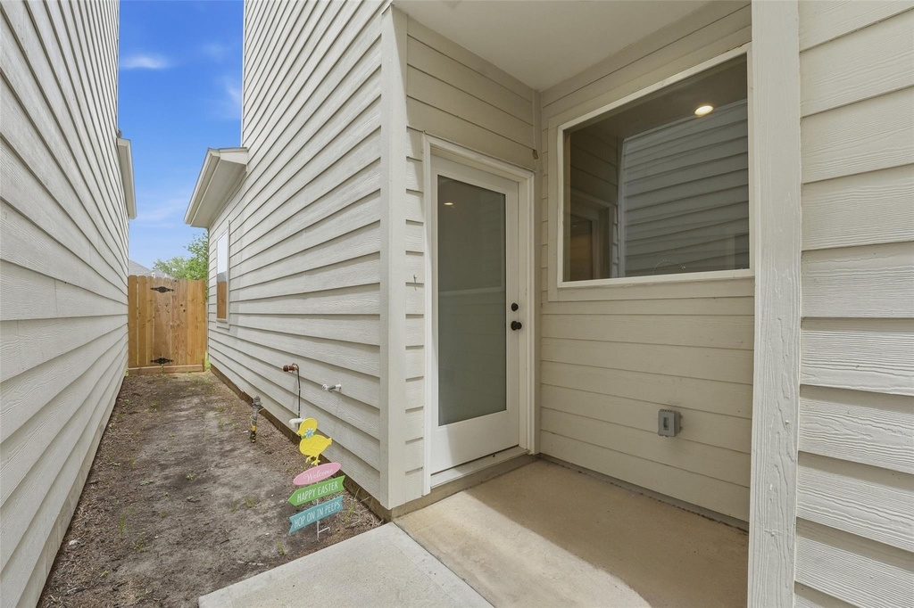 4307 Larkspur Street - Photo 2