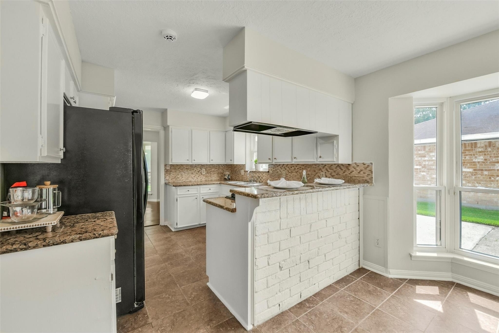 12011 Kirknoll Drive - Photo 16