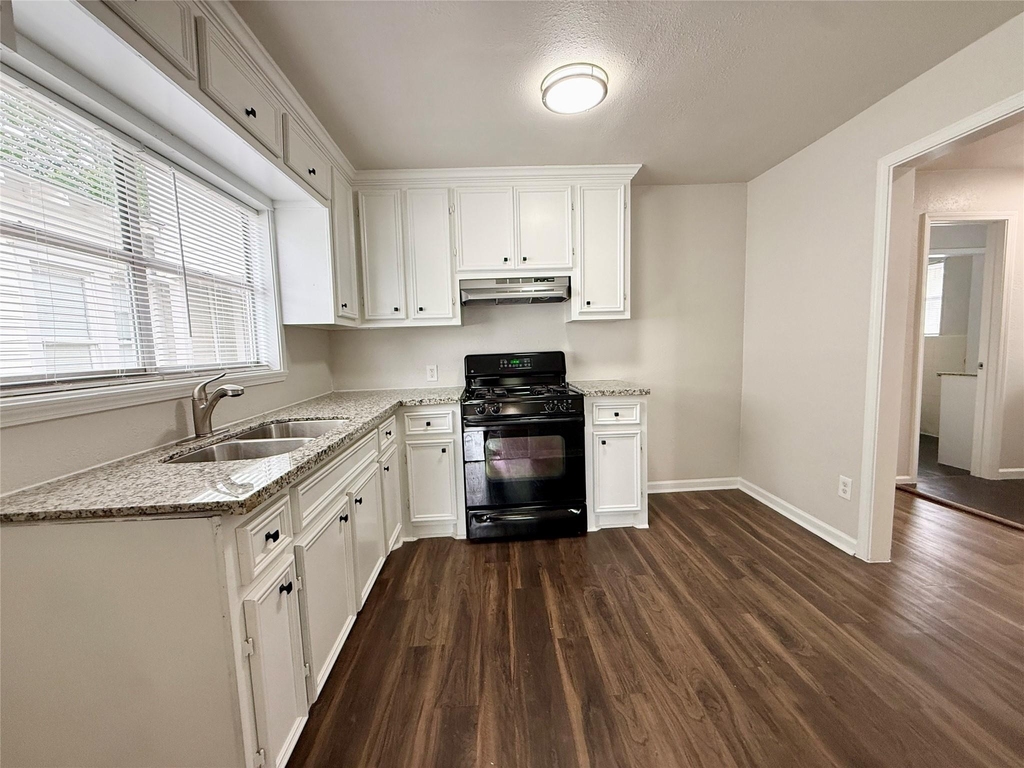 7427 Avenue I - Photo 8