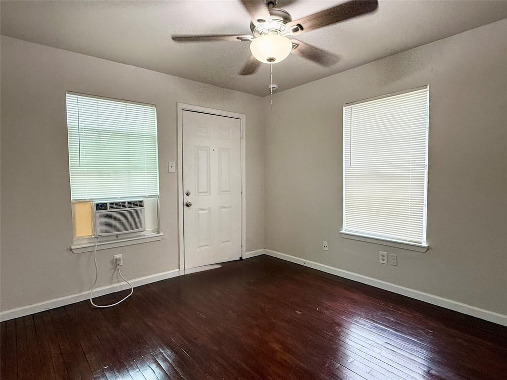 7427 Avenue I - Photo 3