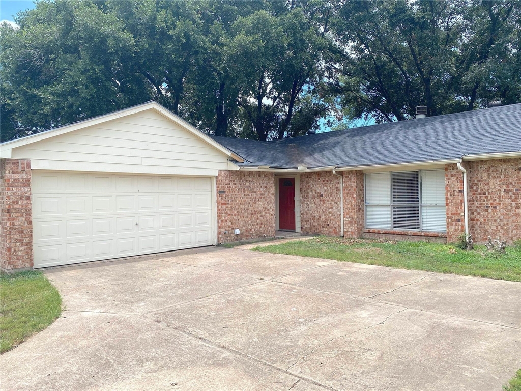16222 Summer Dew Lane - Photo 0