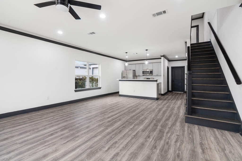 913 Panama Boulevard - Photo 0