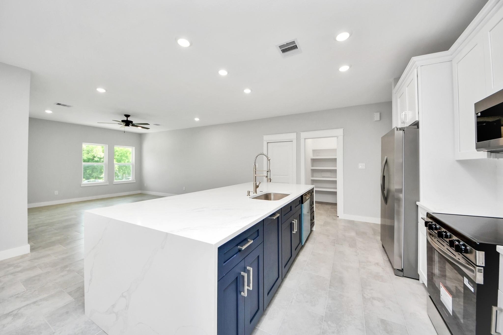 1307 Laskey Street - Photo 17