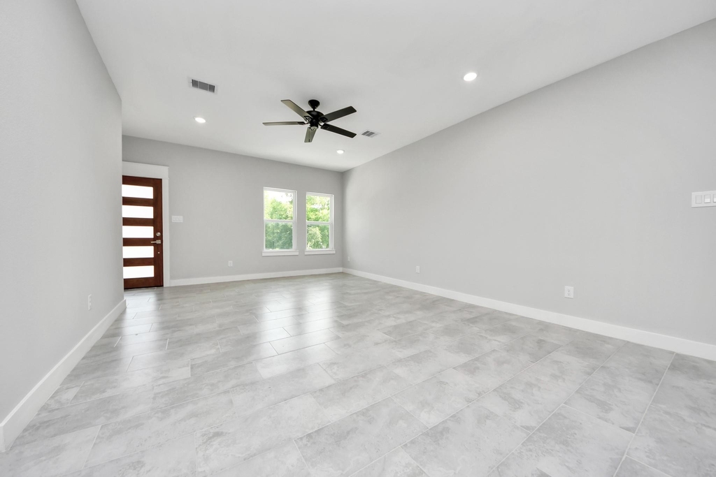1307 Laskey Street - Photo 14