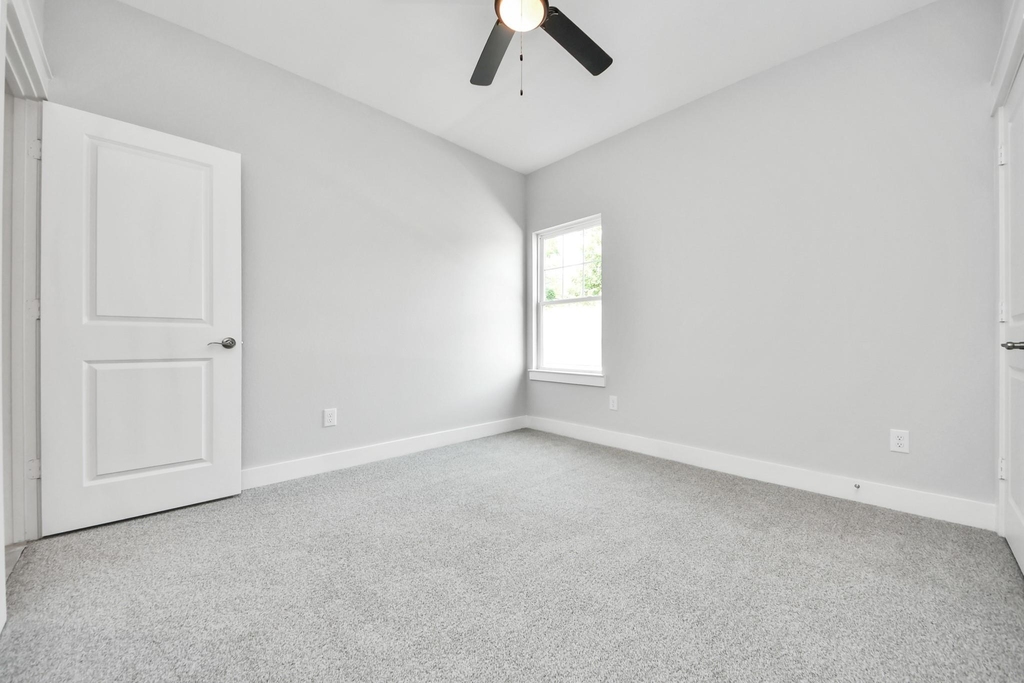 1307 Laskey Street - Photo 31