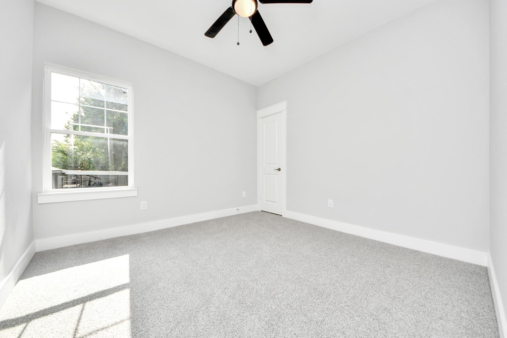 1307 Laskey Street - Photo 39