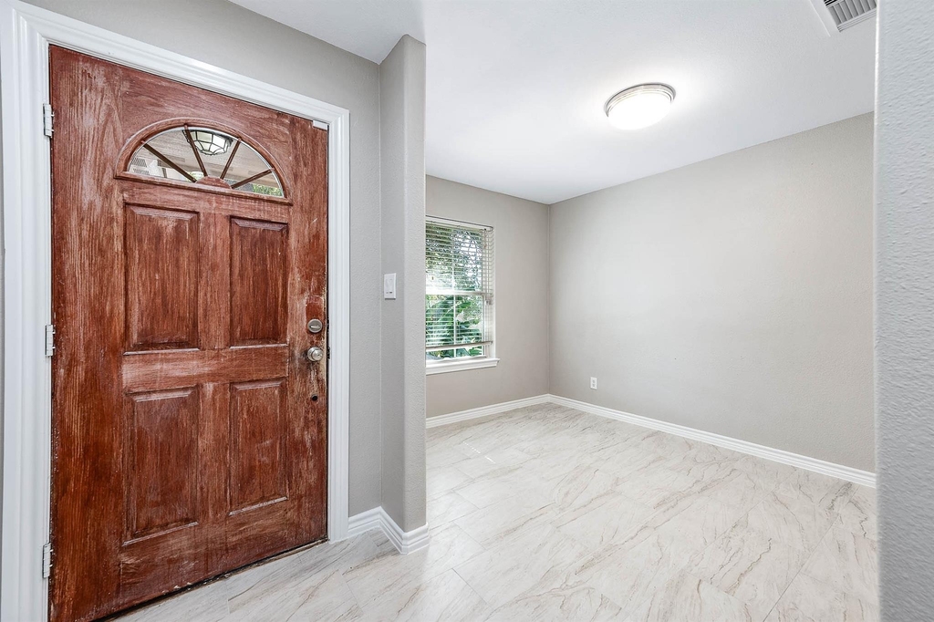7308 Avenue R - Photo 5