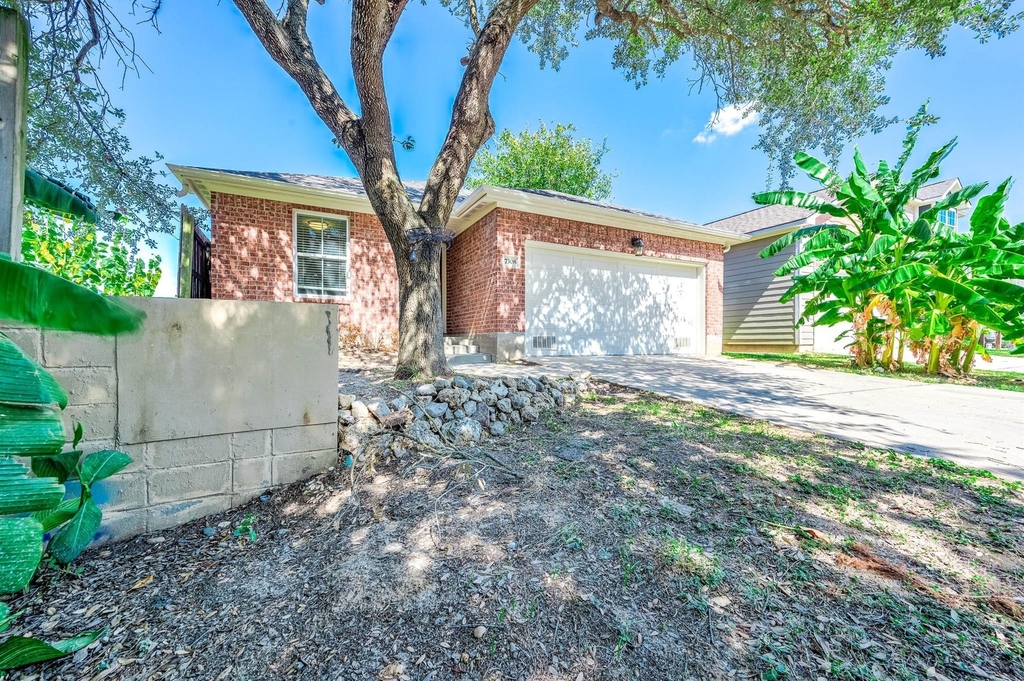 7308 Avenue R - Photo 2