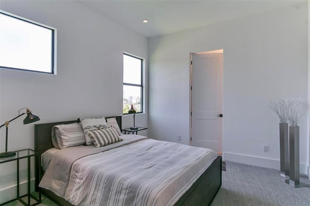 317 E 2nd Street - Photo 3