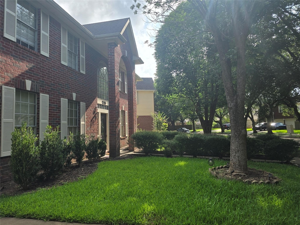 215 Birch Hill Drive - Photo 2